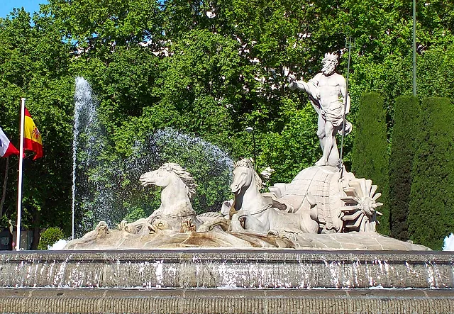 The Neptune fountain on the Paseo del Prado, with the sculpture of the sea god on his chariot